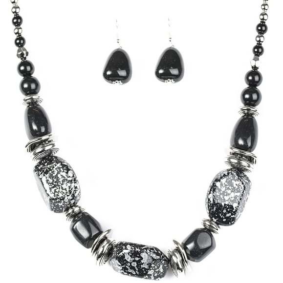 Accessories - Picture 8 of 8